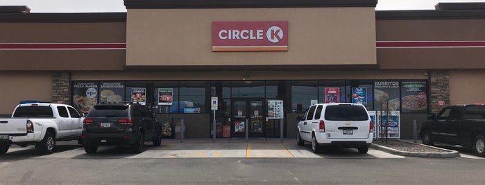Circle K is one of สถานที่ที่ Christopher ถูกใจ.