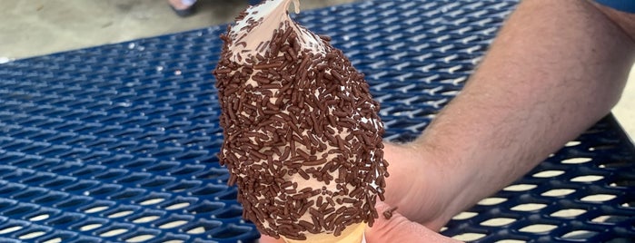 Flotzie's Soft Serve is one of Local Virginia Ice Cream Places.
