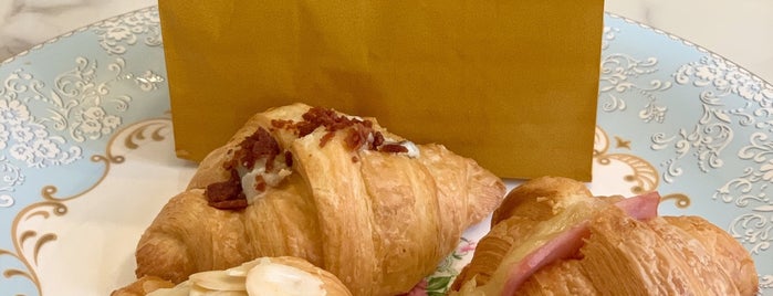 Susan Croissant is one of Locais curtidos por Foodtraveler_theworld.