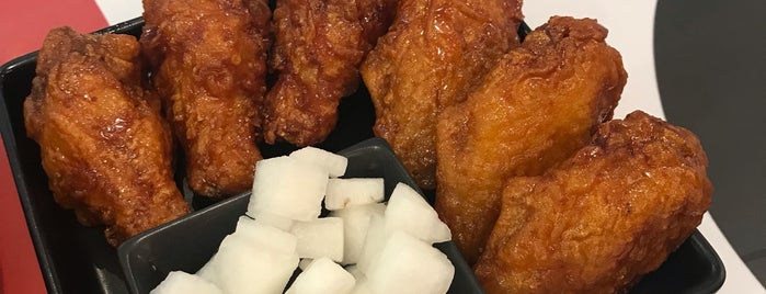 BonChon Chicken is one of Posti che sono piaciuti a Huang.
