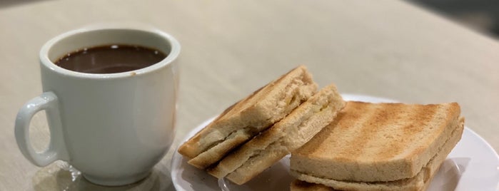 Coffee & Toast is one of Huangさんのお気に入りスポット.