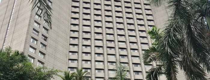 Makati Shangri-La is one of Huangさんのお気に入りスポット.