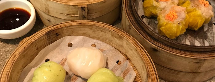 Yat Chui Pavilion Dim Sum is one of Lugares favoritos de Foodtraveler_theworld.