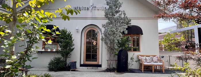 White Tulip Cafe is one of Lieux qui ont plu à Foodtraveler_theworld.