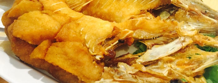 Laem Cha-Reon Seafood is one of Tempat yang Disukai Foodtraveler_theworld.