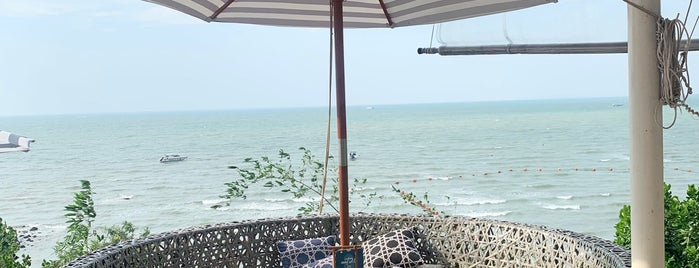 The Lunar Beach House is one of Lieux qui ont plu à Huang.