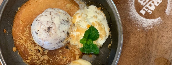 Bitter Sweet (Homemade Icecream) is one of Foodtraveler_theworldさんのお気に入りスポット.