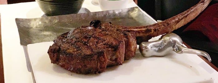 New York Steakhouse is one of Huang : понравившиеся места.