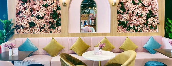 Maison Claris Bangkok is one of Huangさんのお気に入りスポット.