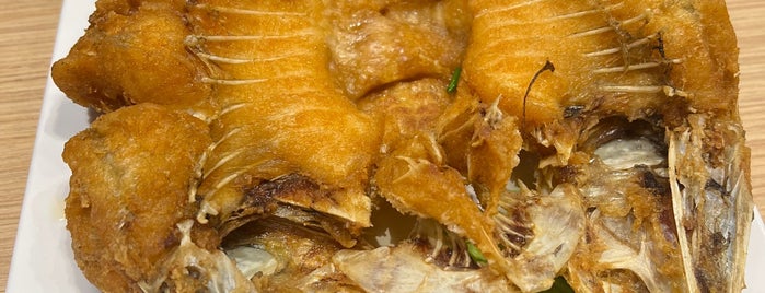 Laem Cha-Roen Seafood is one of Tempat yang Disukai Foodtraveler_theworld.