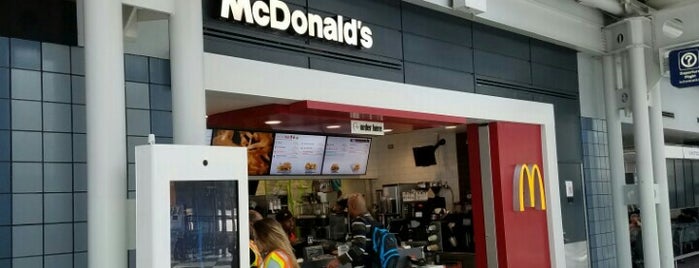 McDonald's is one of Wesleyさんのお気に入りスポット.