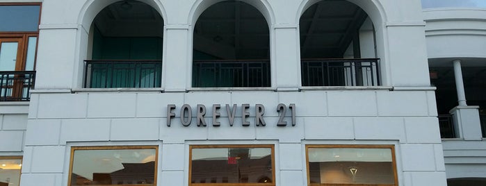 Forever 21 is one of Orte, die Kimmie gefallen.