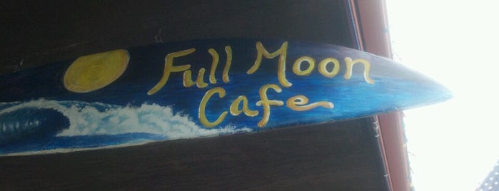 Full Moon Cafe is one of chawaii.