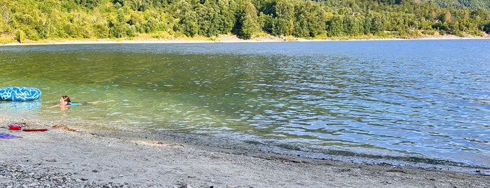 Lago Maihue is one of Alejandra'nın Beğendiği Mekanlar.