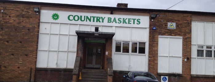 Country baskets is one of สถานที่ที่ Laura ถูกใจ.