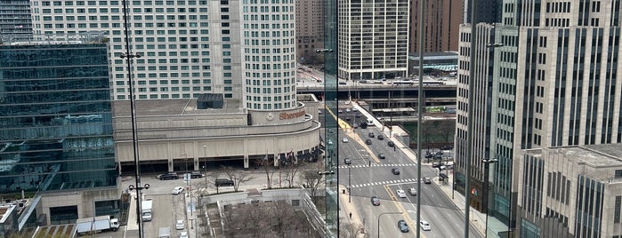 Embassy Suites by Hilton is one of Chill in Chicago.