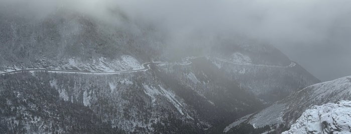 Skyline Trail is one of Oh Canada.