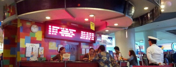 Ayala Center Cebu - Cinemas is one of Orte, die Novi gefallen.