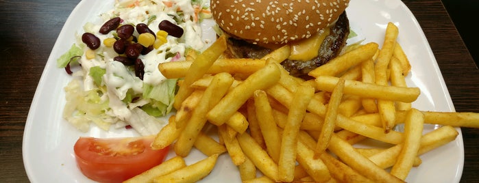 Eastside Burger is one of Lieux qui ont plu à Dhyani.