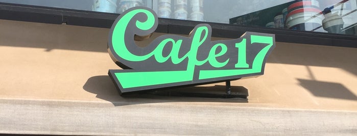 Cafe 17 is one of Posti che sono piaciuti a Deepak.