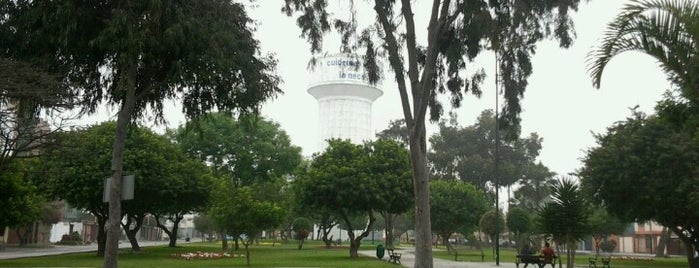 Parque Fundadores is one of Parques en Surco.