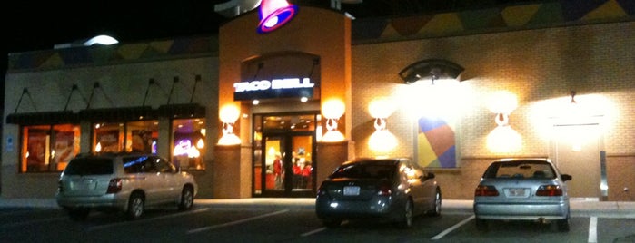 Taco Bell is one of สถานที่ที่ Jay ถูกใจ.