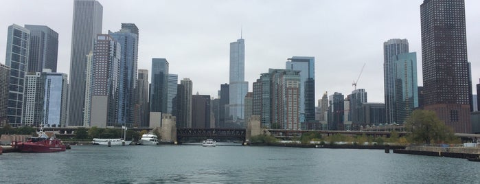 Chicago River Boat Architecture Tours is one of Locais curtidos por Cass.