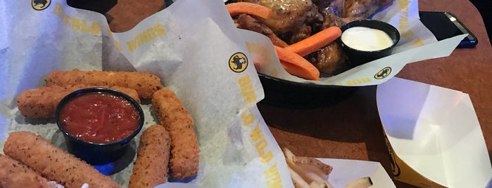 Buffalo Wild Wings is one of Rockland County Food.