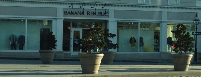 Banana Republic is one of Newport: Favorite Places.