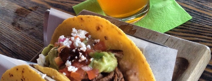 Tacos & Beer is one of Locais curtidos por Mike.