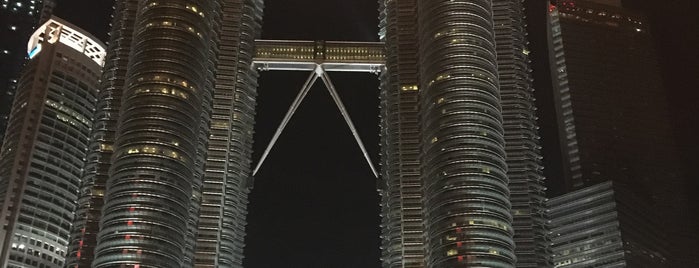 PETRONAS Twin Towers is one of MCさんのお気に入りスポット.