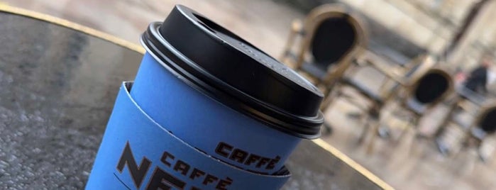 Caffè Nero is one of Lugares favoritos de Emyr.