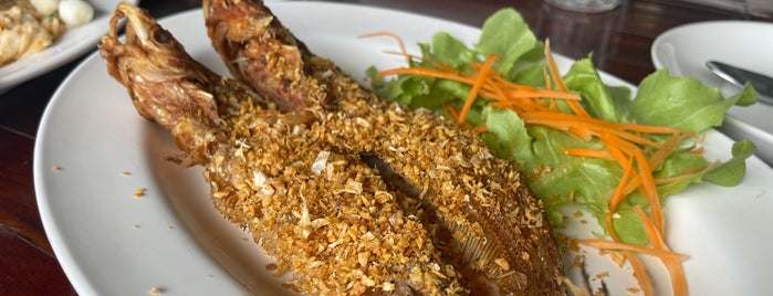 ปลา ครัวท่าน้ำอ้อย is one of Favorite Food.