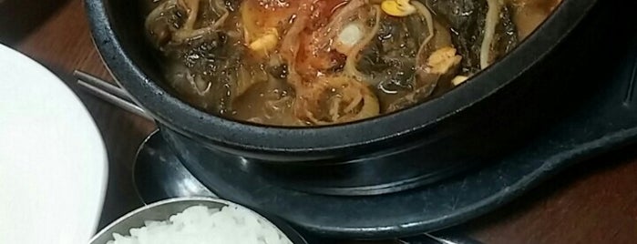 함흥냉면 명동칼국수 is one of easy 서대문구(충정로역,신촌역,이대역).