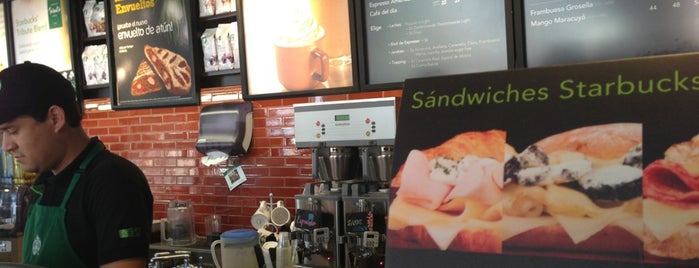 Starbucks is one of Lugares favoritos de Heshu.
