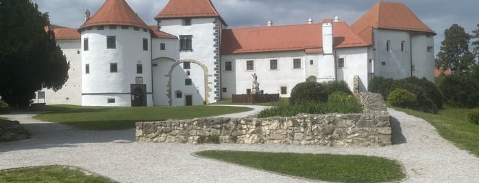 Gradski muzej Varaždin (Varaždin city museum) is one of HR Zagreb 201905015-17.