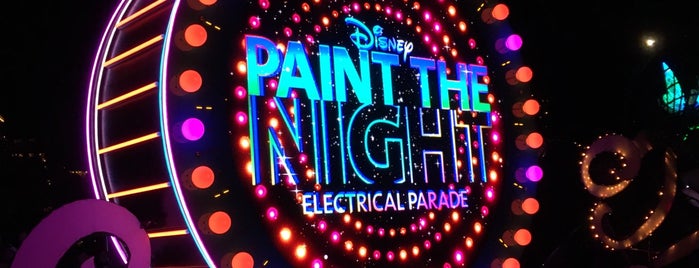 Paint the Night Parade is one of Rose Bowl 2017.