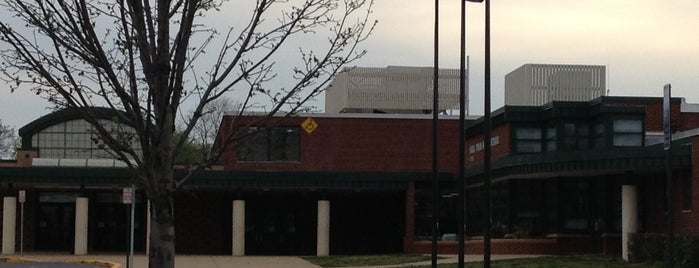 Mark Twain Middle School is one of Terri’s Liked Places.