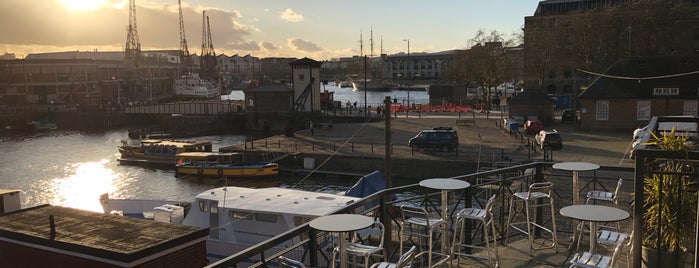 Mud Dock Cafe is one of Bristol.
