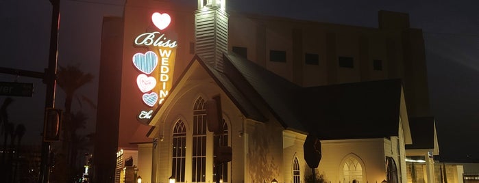 Cupids Wedding Chapel is one of NEVADA: Vintage Signs & Offbeat Attractions.