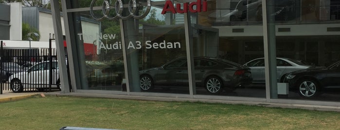 Audi Zentrum Pilar is one of สถานที่ที่ Marcelo ถูกใจ.
