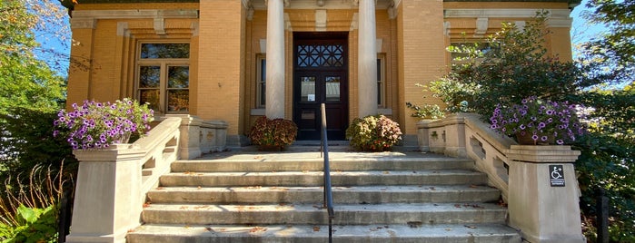 Joslin Memorial Library is one of Vermont Libraries.