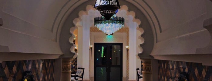Al Qasr Hotel is one of Dalia.