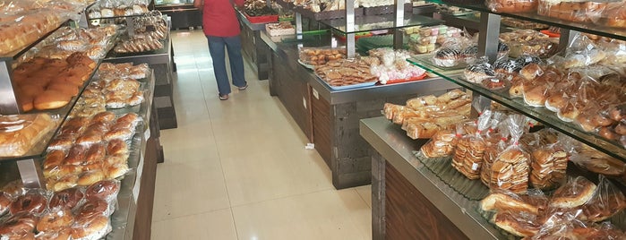 Mirasa Bakery is one of jalan-jalan.