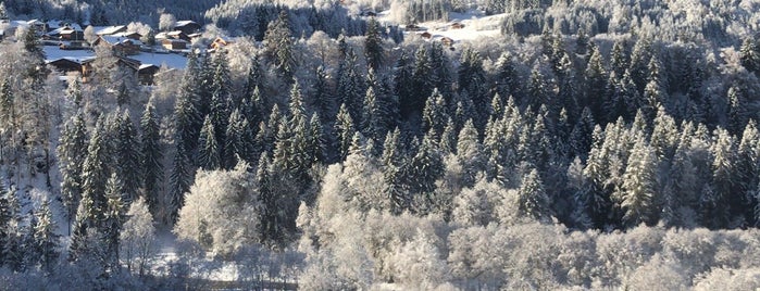 Le Soleil Blanc is one of Lugares favoritos de Helen.