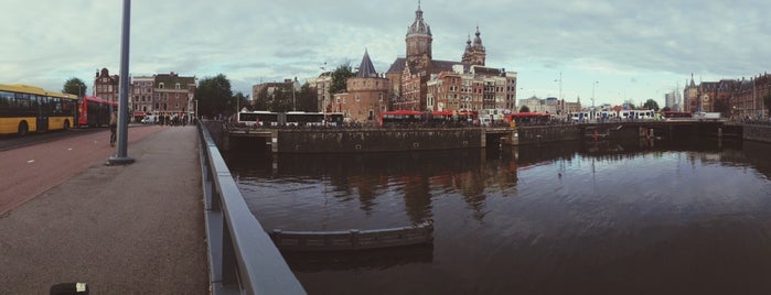 ODE-Brug is one of Amsterdam Bridges (numbers > 500) ❌❌❌.