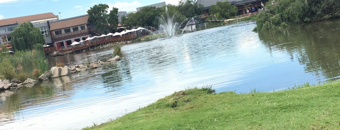 Lonehill Dam Park is one of Lugares favoritos de Helen.
