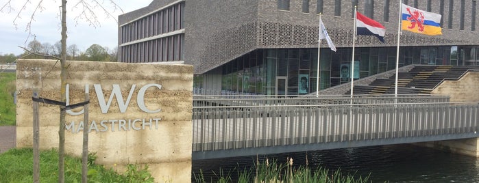United World College Maastricht is one of สถานที่ที่ Ahmed ถูกใจ.