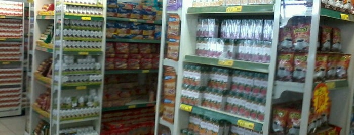 Menor Preço Supermercados is one of Malila 님이 좋아한 장소.