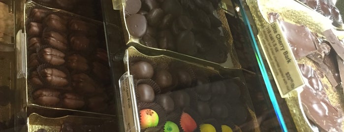 Kilwin's Chocolate Shop is one of Locais curtidos por Jason.